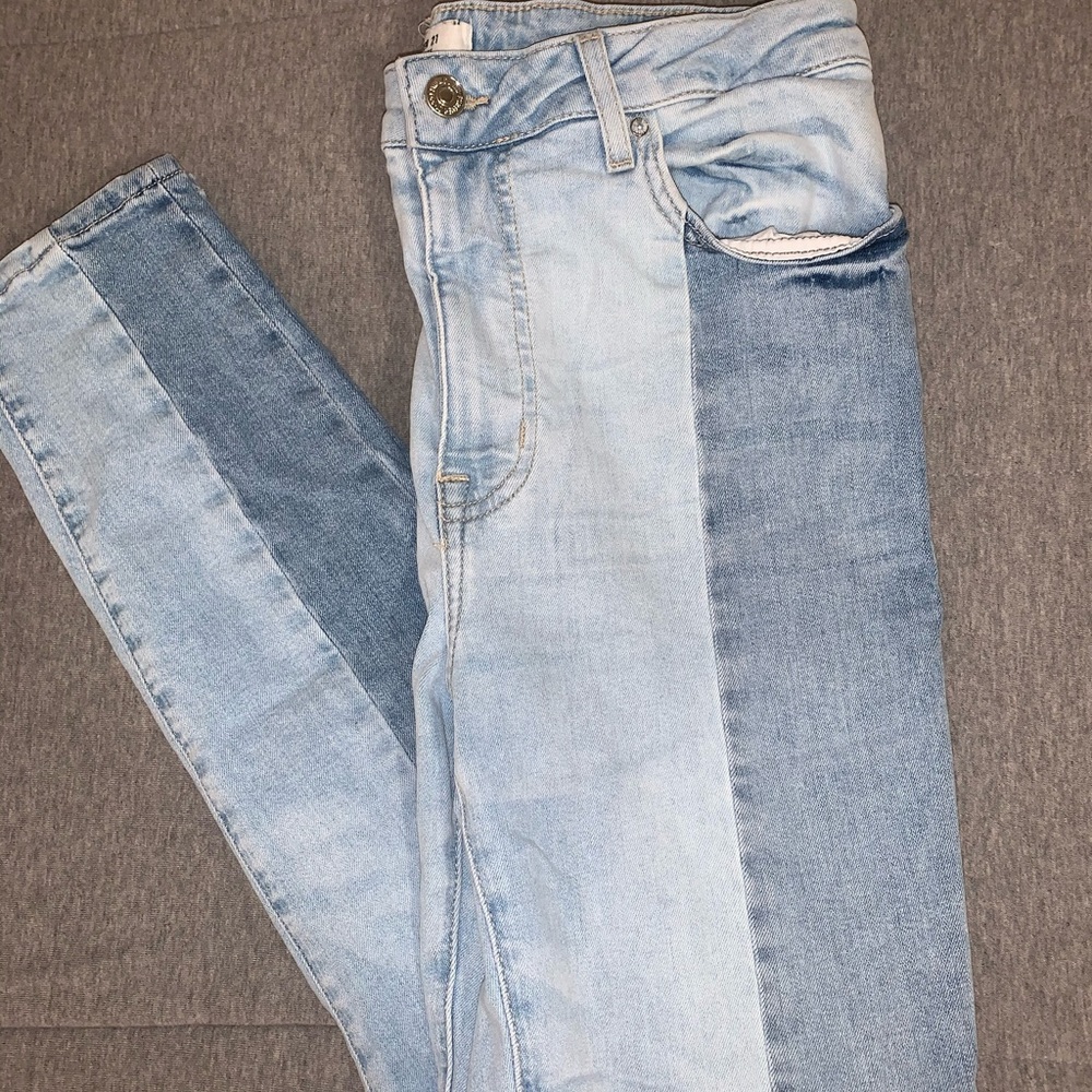 Forever 21 NWOT Two Toned Jeans